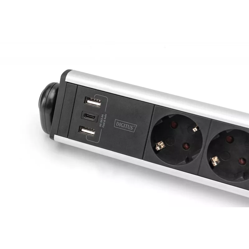 Digitus 6-suunaline kontori pikendusjuhe 3 USB pordiga 1,5 m kaabel