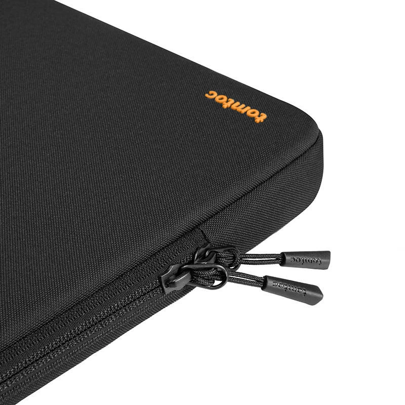 Sülearvuti ümbris Tomtoc A13C2D1 MacBookile — must, kerge, vastupidav kaitseümbris