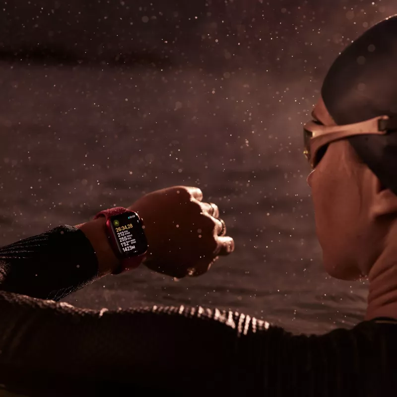 APPLE Watch Series 9 GPS + Cellular 45mm Midnighter alumiiniumkorpus Midnighter spordirihmaga - M/L (MRMD3QF/A)