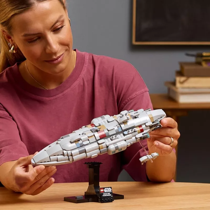 LEGO STAR WARS 75405 Home One Starcruiser