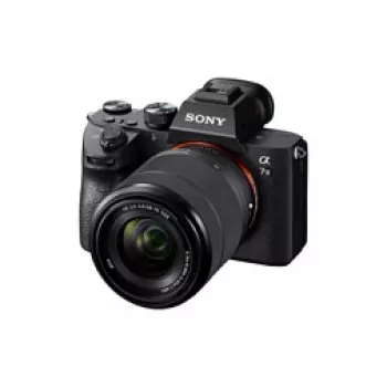 Sony α 7 III + 28-70mm MILC 24,2 MP CMOS 6000 x 4000 pikslit Must