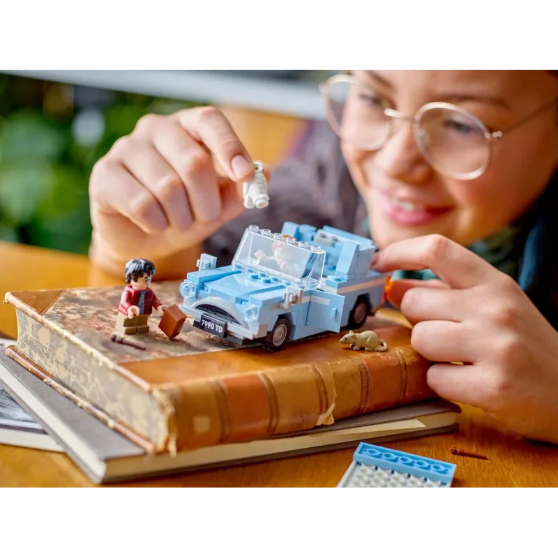 LEGO Harry Potter Lennukas Ford Anglia Auto Mänguasi 7+ Aastastele Lastele, Poistele ja Tüdrukutele, Ehitatav Mudel Ron Weasley Minifiguuri ja Hedwigiga