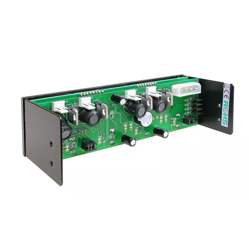 5,25-tolline ventilaatorikontroller Lamptron FC5 V2 must — mitme ventilaatori PWM-/käsitsijuhtimine, esipaneelile paigaldatav