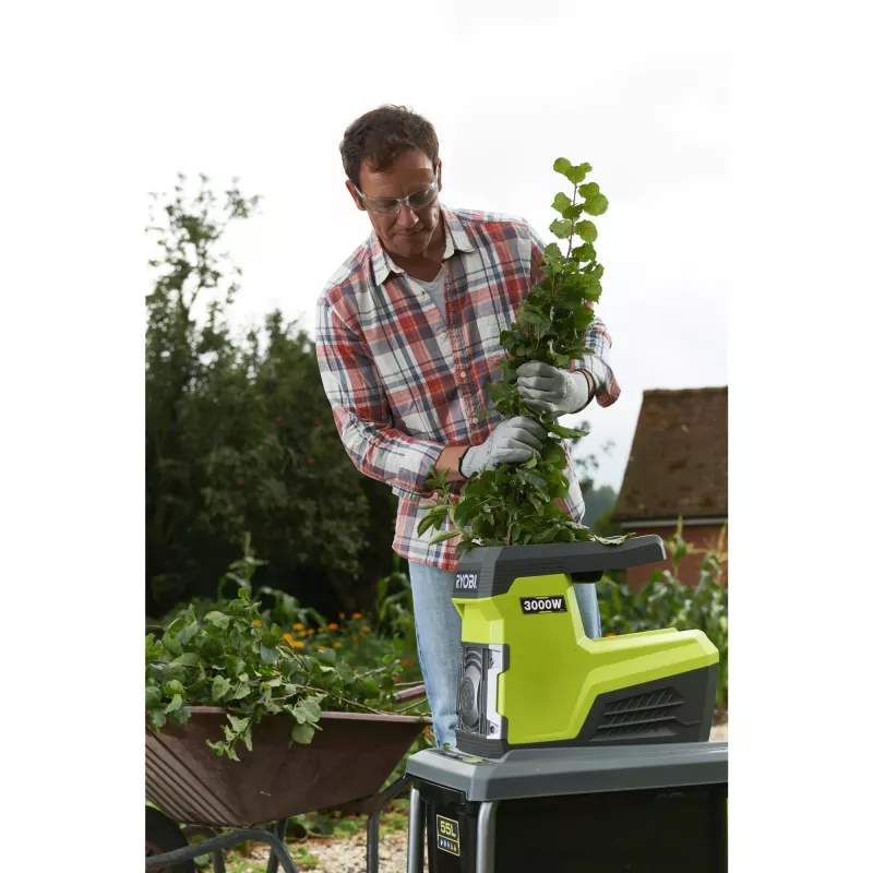 Ryobi RSH3045U - Purustaja - Elektriline - 3000 W - Lõikevõimsus: 45 Mm - 21 Kg