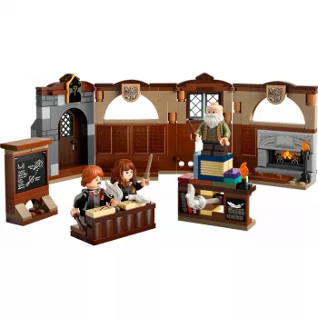 LEGO Harry Potter Sigatüüka lossi nõidustundide ehituskomplekt 76442 — 204 tk, 3 minifiguuri, vanusele 8+