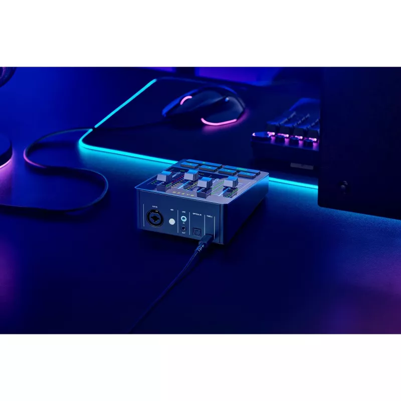 Razer digitaalne segamispult 4-kanaliline (RZ19-03860100-R3M1)