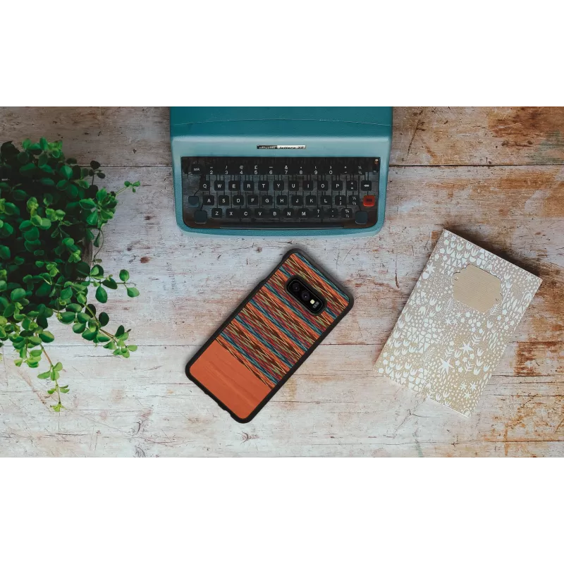 Nutitelefoni ümbris man and wood Samsung Galaxy S10e jaoks — pruun ruuduline musta äärisega