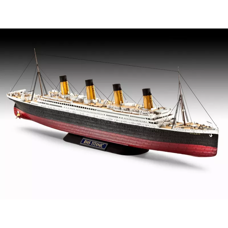 Revell 1/700 Scale RMS Titanic Model Kit