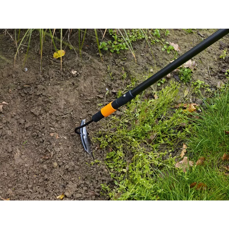 Hoe Push Fiskars 1000677 — aiatööriist mullaharimiseks ergonoomilise käepidemega