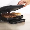 Elektri grill Petra PT4366MBLKVDE must, mittenakkuva pinnaga ja reguleeritava temperatuuriga