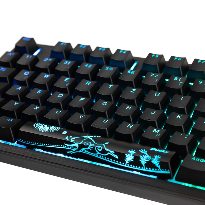 Ducky Shine 7 klaviatuur mängimiseks USB-saksa must