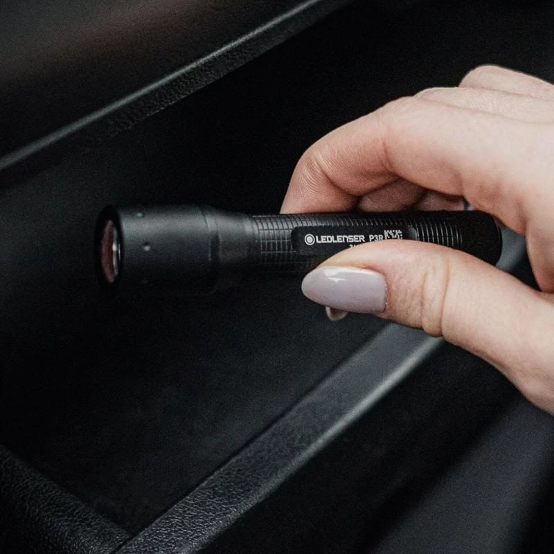 Taskulamp Ledlenser P3R Must — laetav kompaktne LED võtmehoidjatuli