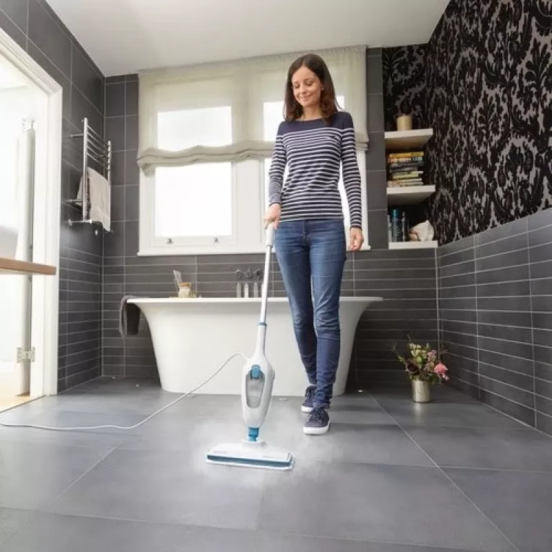 Aurupuhasti Must & Decker FSMH13E10 — 1300 W, 120°C, 1,75 kg, 15 min tööaeg, 4,8 m juhe, 9 tarvikut
