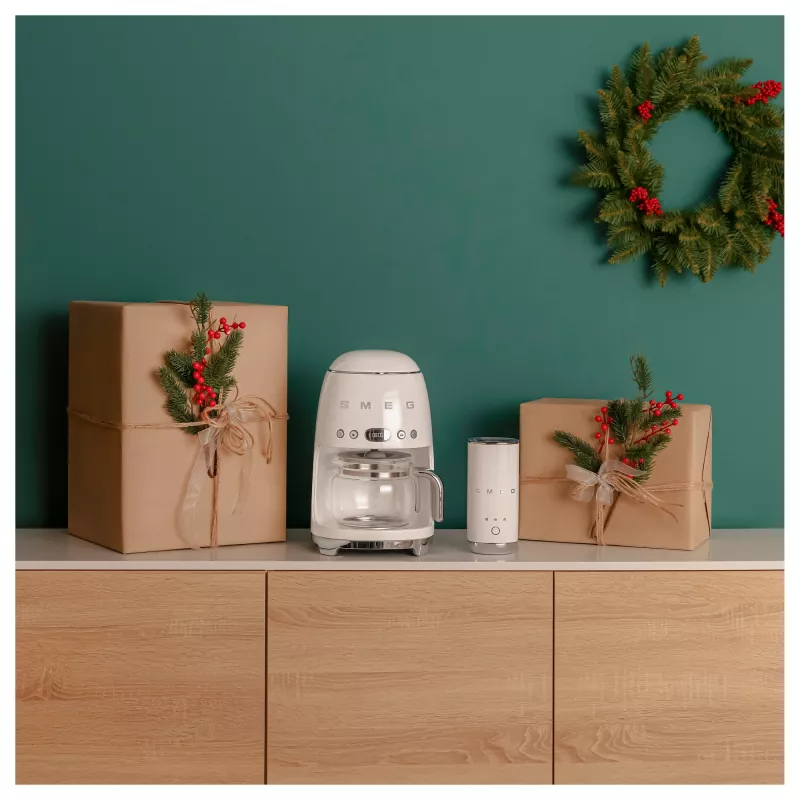 Smeg 50's Style DCF02CREU kohvimasin 1,25 liitrit kreemjas