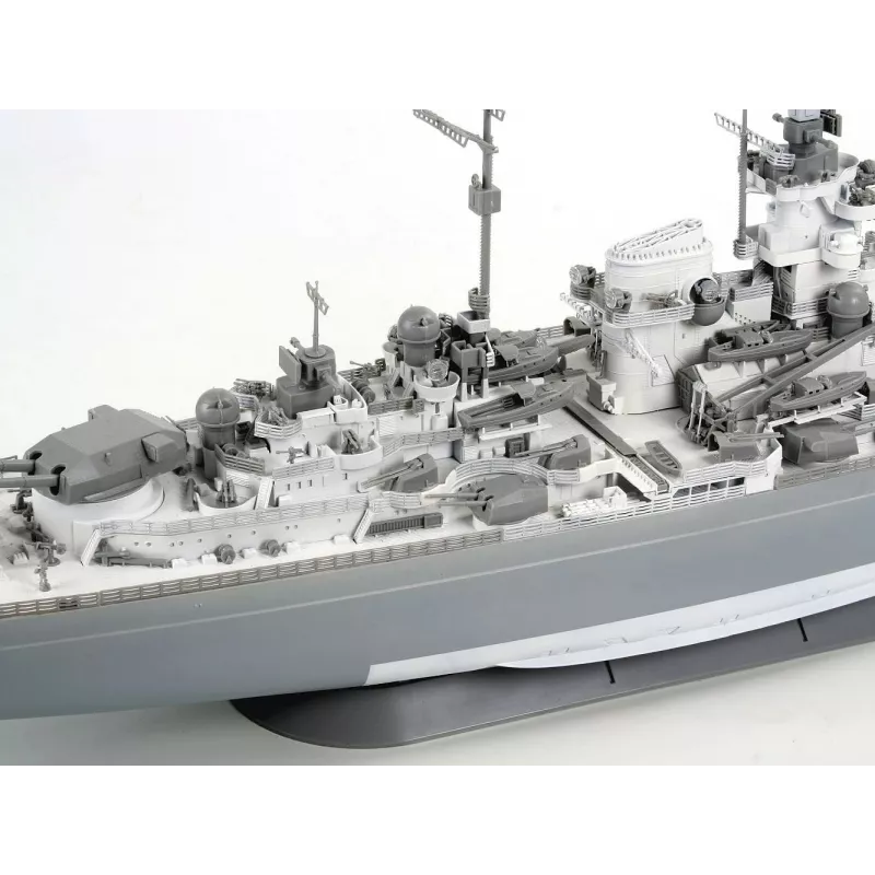 Plastmudellaev REVELL Tirpitz mõõtkavas 1:350