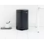 Brabantia 113741 Prügikast 12 l Ümmargune Must (11 37 41)