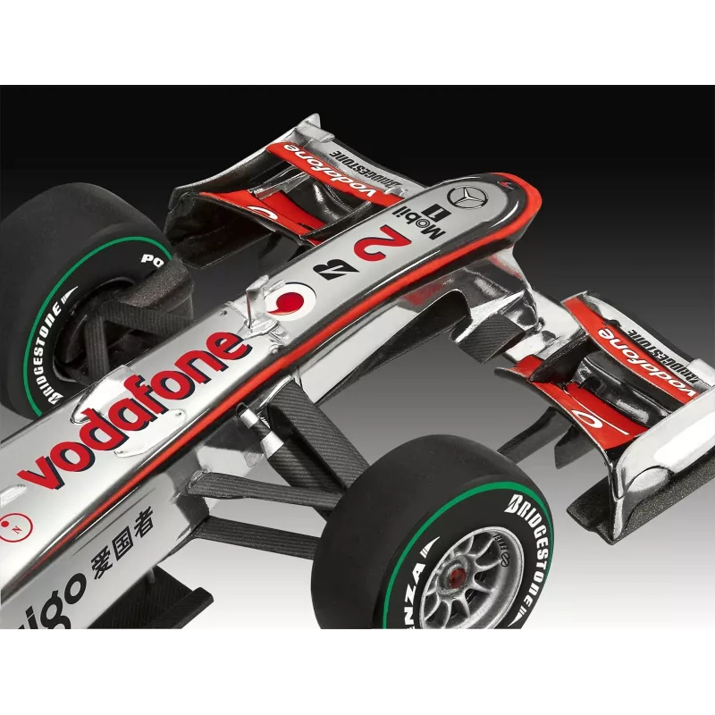 REVELL plastikmudel McLaren Mercedes MP4-25 Lewis Hamilton — 1:24 mõõtkavas komplekt
