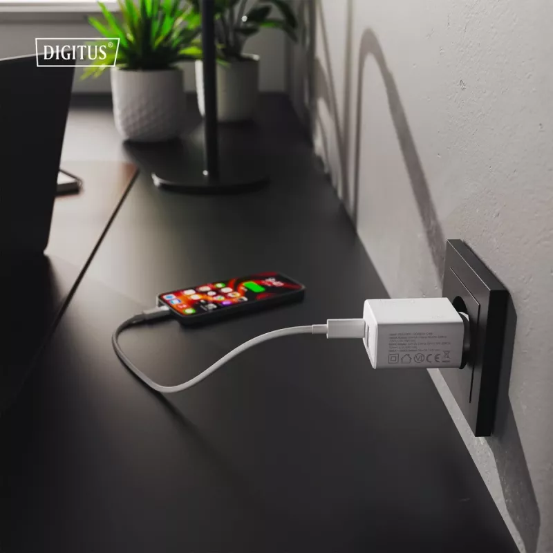 AC Indoor USB GaN Charger DIGITUS DA-10301 — 30W, 1× USB-C, 1× USB-A, 100–240V, valge