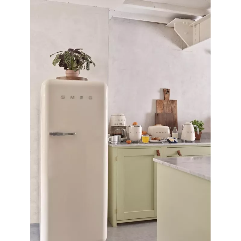 Elektriline veekeetja Smeg 1.7L 2400W Cream