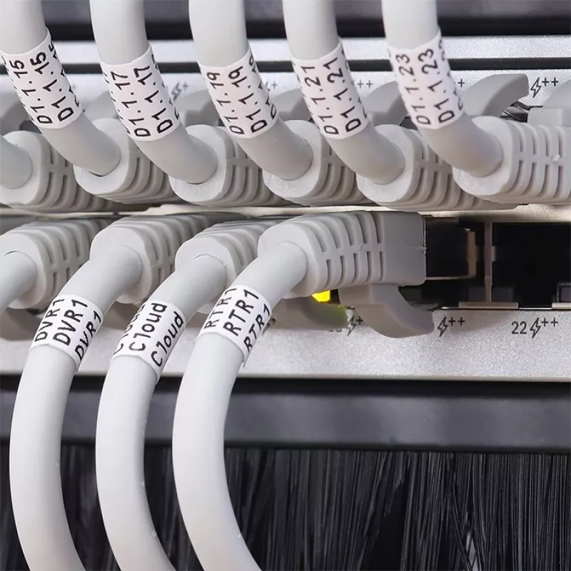 Qoltec 54513 19" Racki harjasiin, 1U
