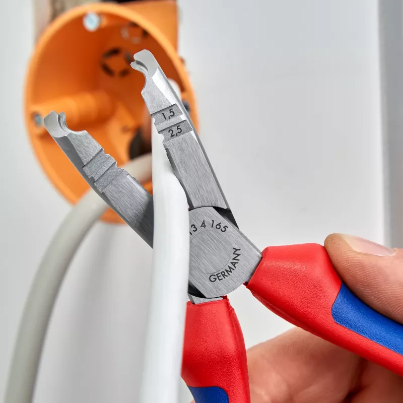 Knipex 13 42 165 tangid, maksimaalne toru läbimõõt 1,3 cm, käepideme materjal plastik