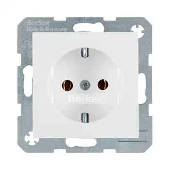 Pistikupesa tüüp F berker 47431909 — 16 A, 250 V, valge plastik