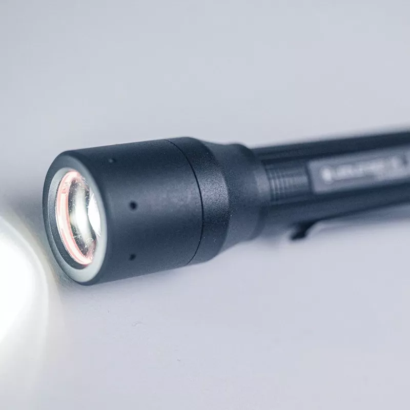 Käsilamp Ledlenser P5 Must, LED, 140 lm, AA aku, IP54, alumiinium, taskuklamber