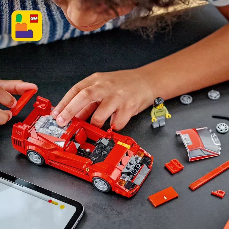 LEGO Speed Champions Ferrari F40 Supercar ehitatav sõidukimänguasi mudelauto 9+ aastastele poistele ja tüdrukutele juhi minifiguuriga laste magamistuppa