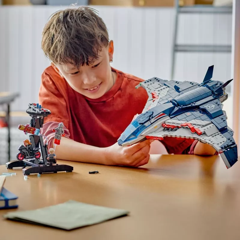 LEGO konstrueerimiskomplekt Quinjet 76325 — Marvel, 1131 osa, 5 minifiguuri, vanusele 12+, 280×450×300 mm