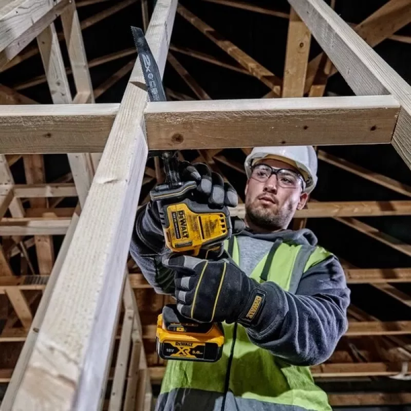 Tikksaag DeWALT DCS369N-XJ, harjadeta mootor, juhtmevaba, lõikesügavus puit 9 cm, teras 4 cm, 2800 lk/min, 1,43 kg