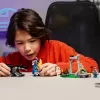 LEGO FORTNITE 77075 Peely & Sparkplug'i laager