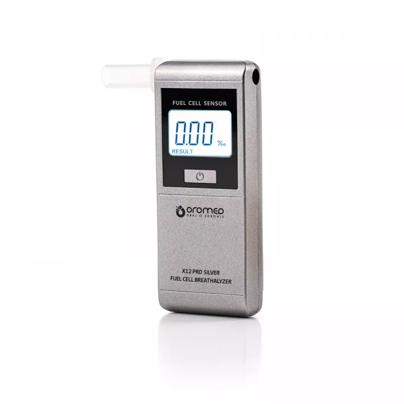 Alkoholitester ORO‑MED X12 PRO SILVER — kontaktivaba alkomeeter, mõõtevahemik 0–4 g/L, LCD, AAA patareid