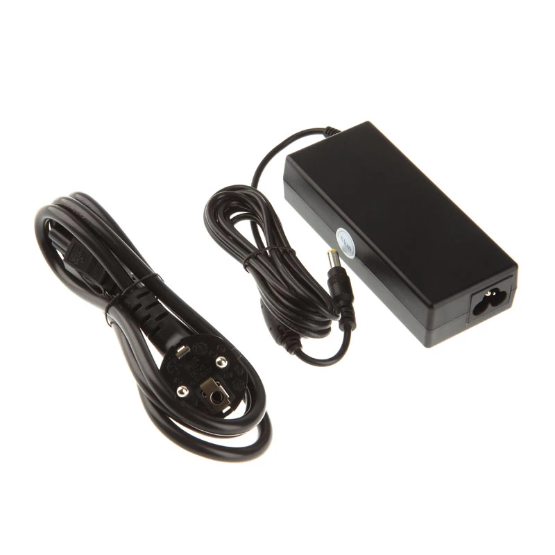 Toiteadapter Akasa 65W NUC ja mini-ITX