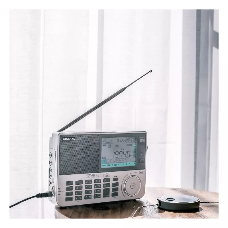 Kaasaskantav raadio Sangean ATS-909 X2 — valge — AM FM SW digitaalne häälestus