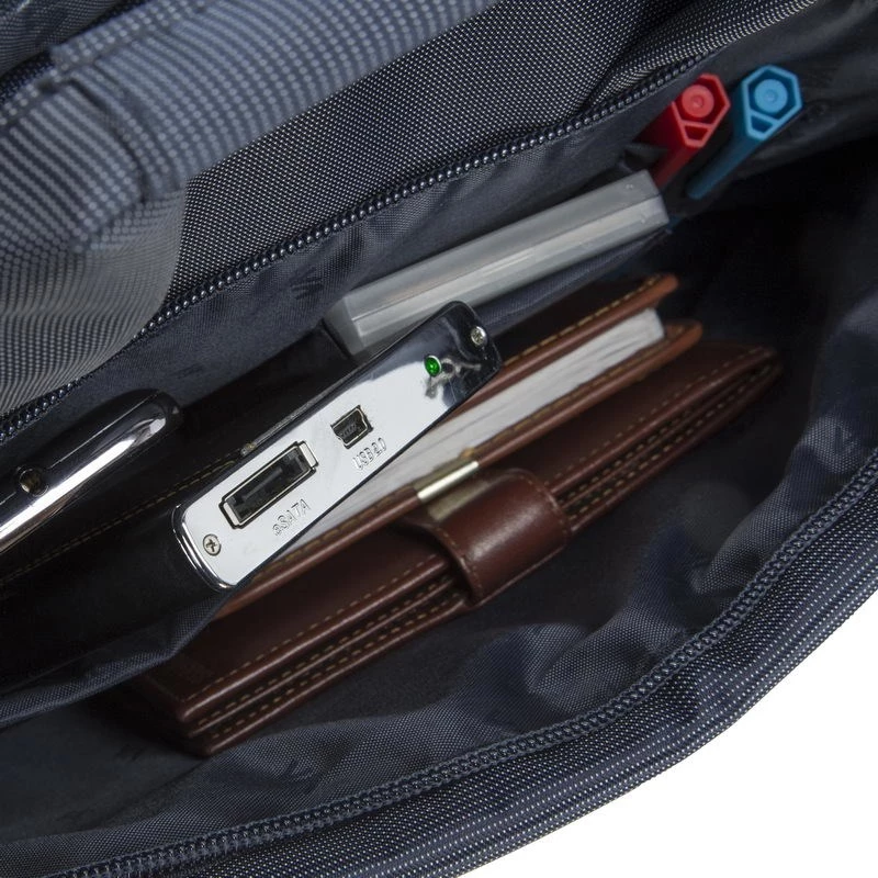 Messenger-kott Rivacase 8221 sülearvutitele kuni 33,8 cm (13,3 tolli) — polüester, 0,53 kg