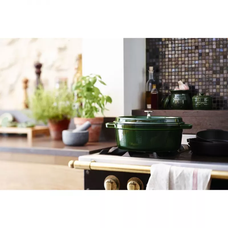 Staub La Cocotte 33 cm ovaalne malmist Hollandi ahi, basiilikuroheline