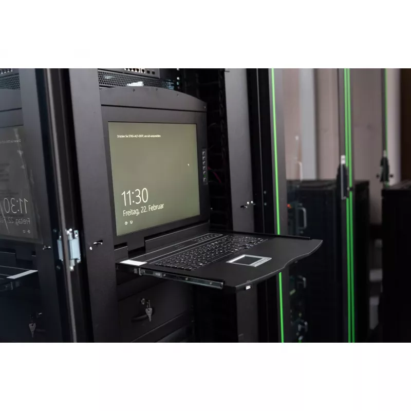 KVM-konsool Digitus 19 tolli HD LCD 16-pordiga VGA saksa klaviatuur