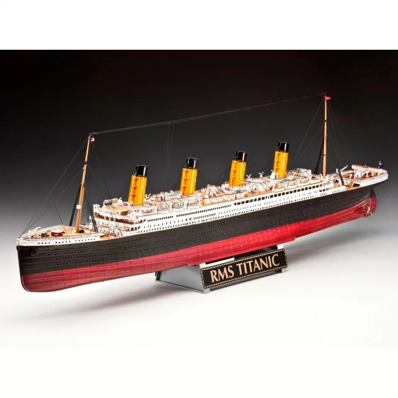 Rv05715 - Revell -1:400 - Kingikomplekt - 100 aastat Titanicut (eriväljaanne)