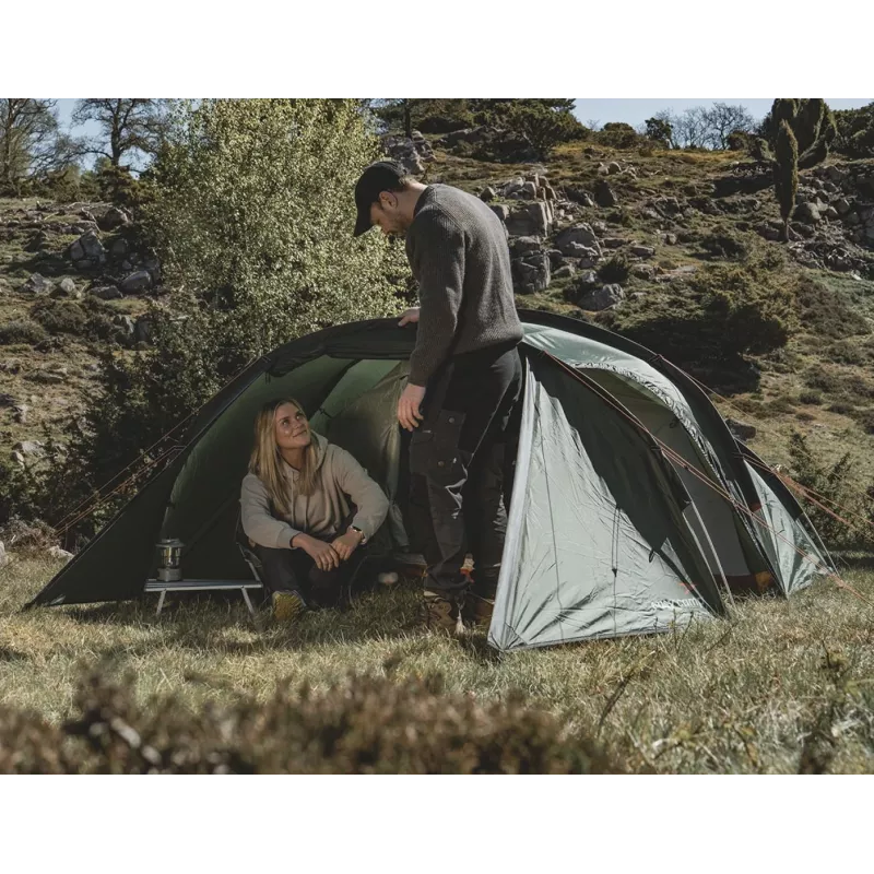 Tunnel telk easy camp Pasvik 4 — 4-kohaline, kõva raam, 3 m veekindel väliskile, alumiiniumpostid, tumeroheline, 2350×4050×1200 mm