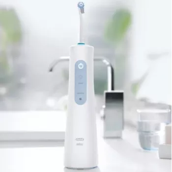 Suuõõne niisutaja Oral-B AquaCare 4, valge
