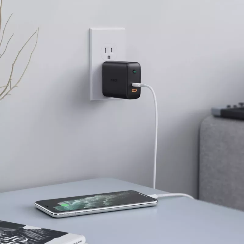 AUKEY PA-D2 mobiilseadme laadija 36W Must Siseruumides