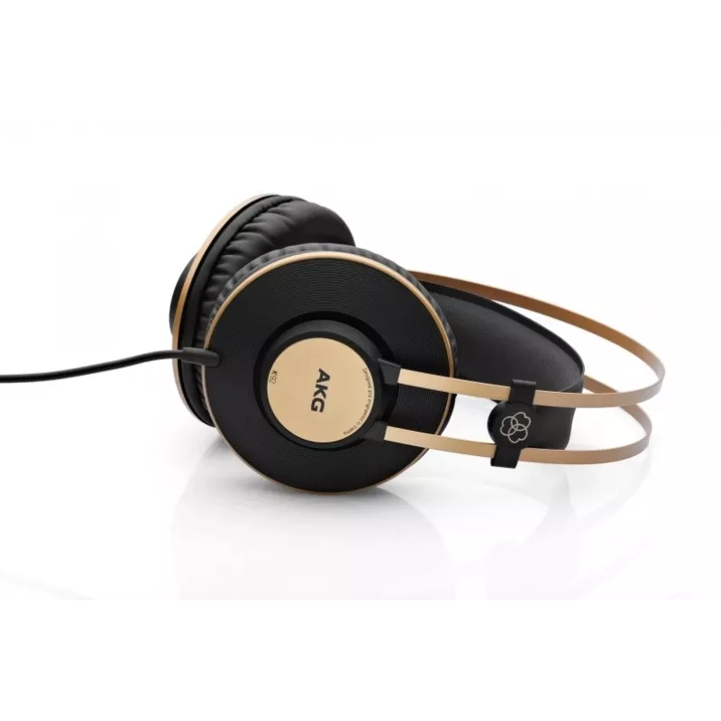 AKG K92 - stuudiokõrvaklapid, kõrvasisesed, kinnised