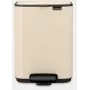 Pedal bin BRABANTIA Bo 4L — 4 liitrine roostevabast terasest pedaaliga prügikast, pehme beež