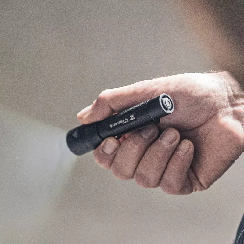 Käsilamp Ledlenser P5 Must, LED, 140 lm, AA aku, IP54, alumiinium, taskuklamber