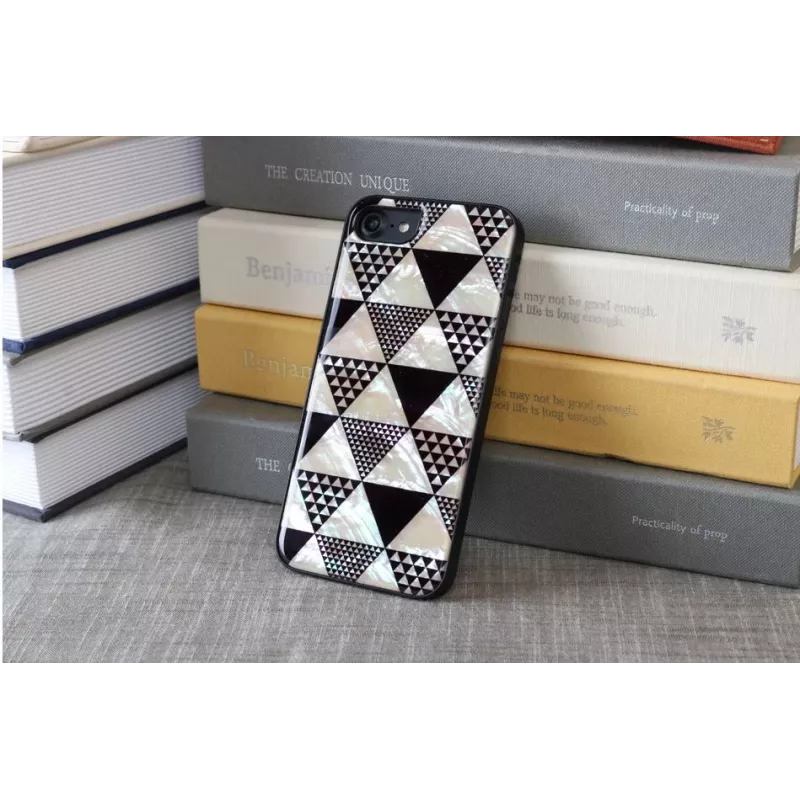 Kaitseümbris iKins Apple iPhone 8/7 jaoks — püramiidmustriga, must