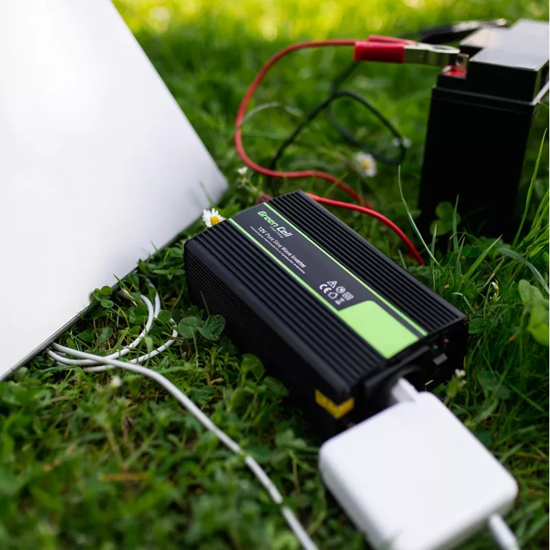Pingemuundur roheline Cell INV20, alalisvool 24 V vahelduvvoolule 230 V, 4000 W, 50 Hz, 40 A sisend, siseruumidesse, must