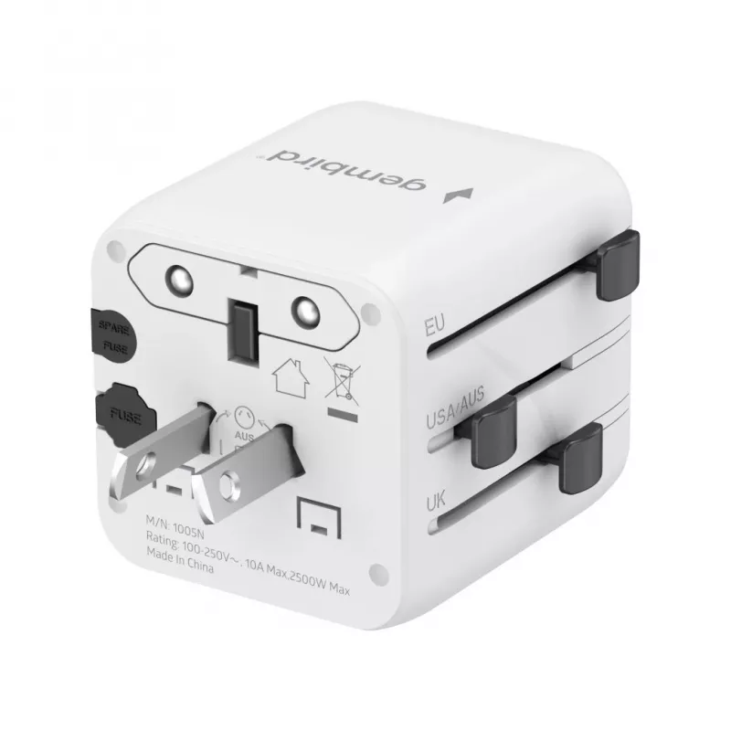 Universaalne reisiadapter GEMBIRD TPA-INT-01-W — sisend 100–250 V, G-tüüpi pistik, kompaktsed mõõtmed 84×56×85 mm
