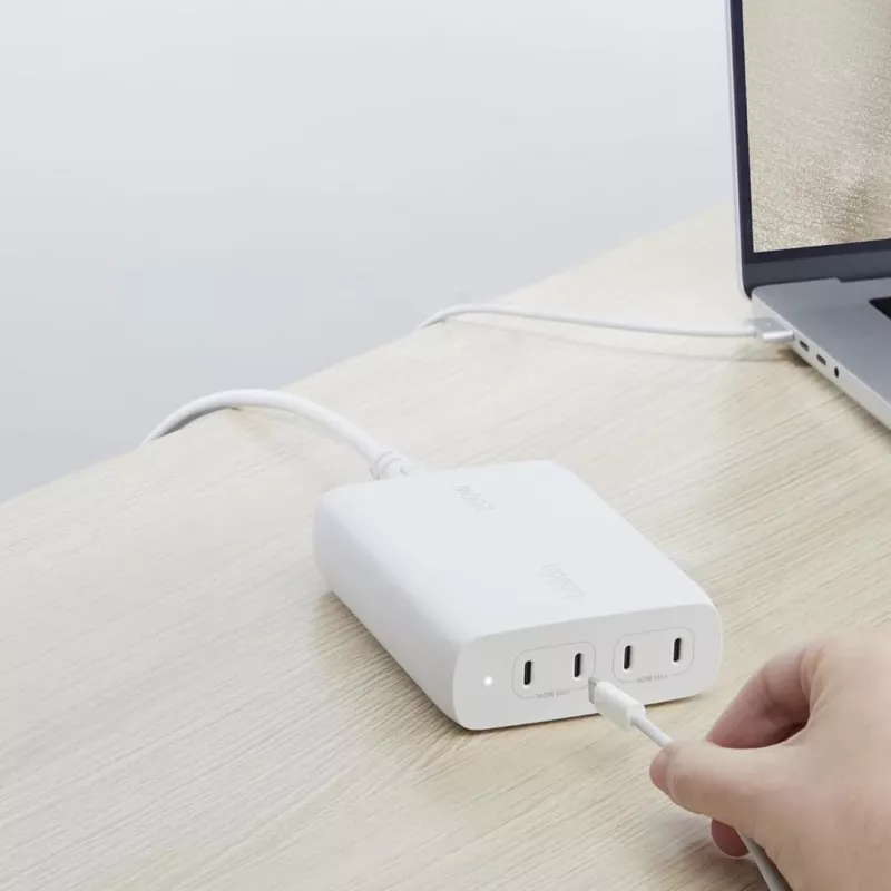 Belkin WCH010VFWH mobiilseadme laadija Valge Siseruum