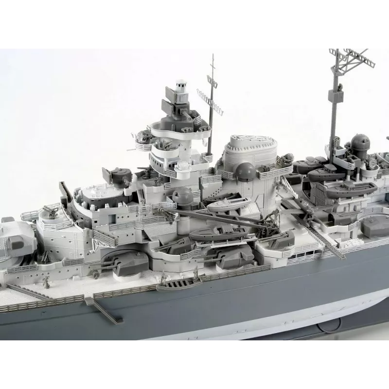 Plastmudellaev REVELL Tirpitz mõõtkavas 1:350