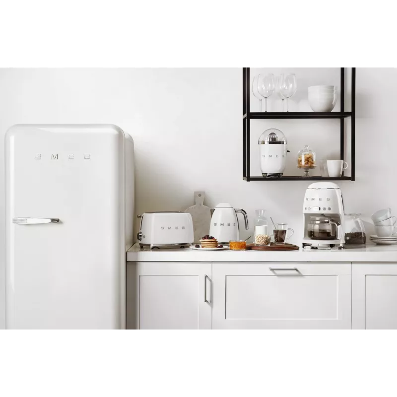 Tilkkohvimasin Smeg 1.4L DCF02WHEU Valge